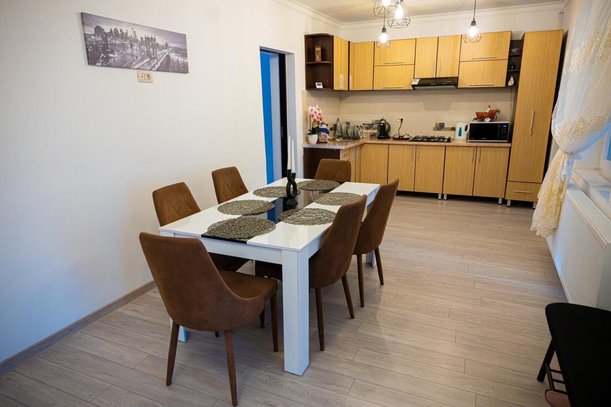 Villa Aly&Emy à Caransebeş Extérieur photo